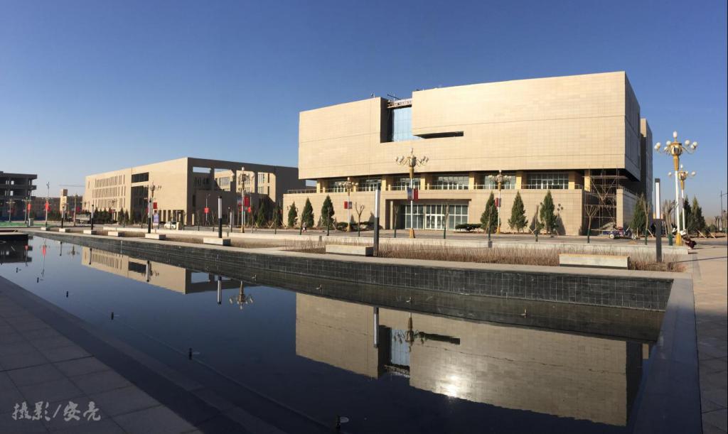 喀什大学 校园风景图片